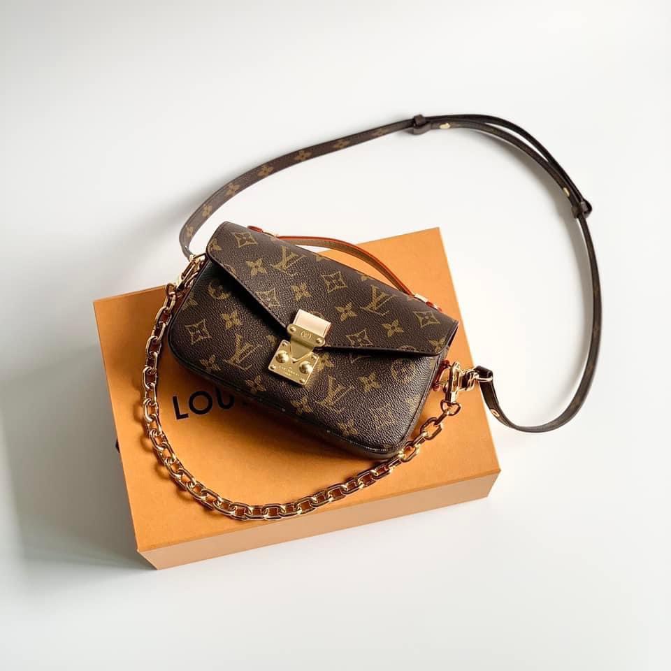 Túi quai xách WM266-20 METTIS DÁNG NGANG fullbox nam châm nguyên seal 2 lớp kích thước:20cm bản 2 quai xinh xỉu