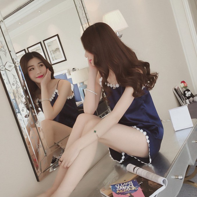 Đồ Bộ Dành Cho Nữ Mặc Nhà 2 Dây Quần Đùi Vải Lụa Thoáng Mát Dễ Thương