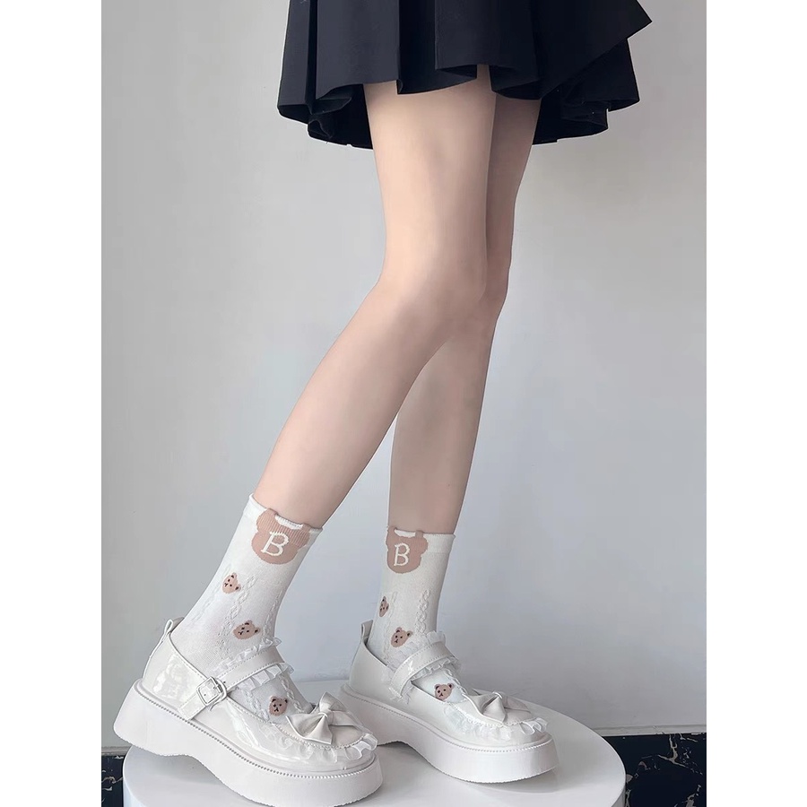 Tất vớ nữ cổ cao màu trắng, họa tiết gấu baby nâu dễ thương