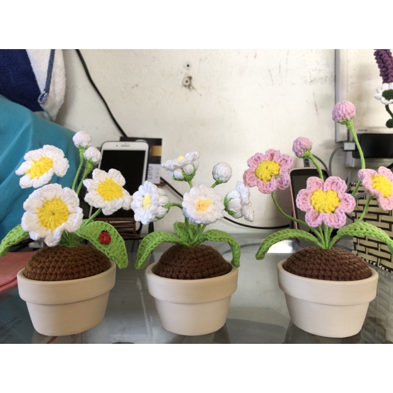 Chậu hoa len handmade - rất dễ thương.