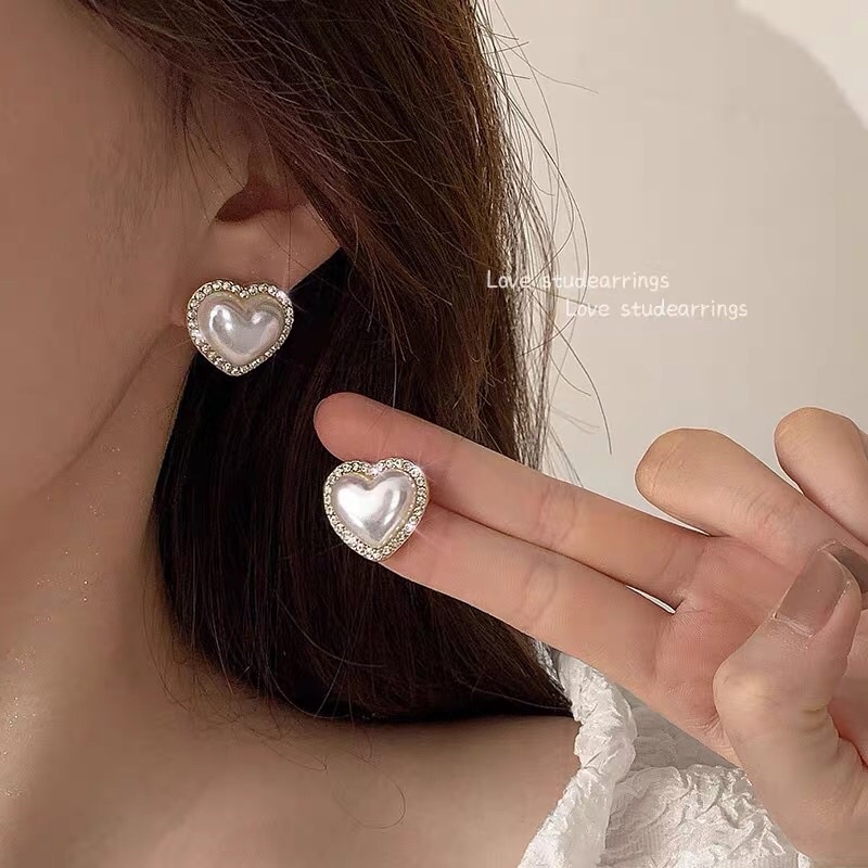 Khuyên tai nữ hình trái tim viền đá cute H51