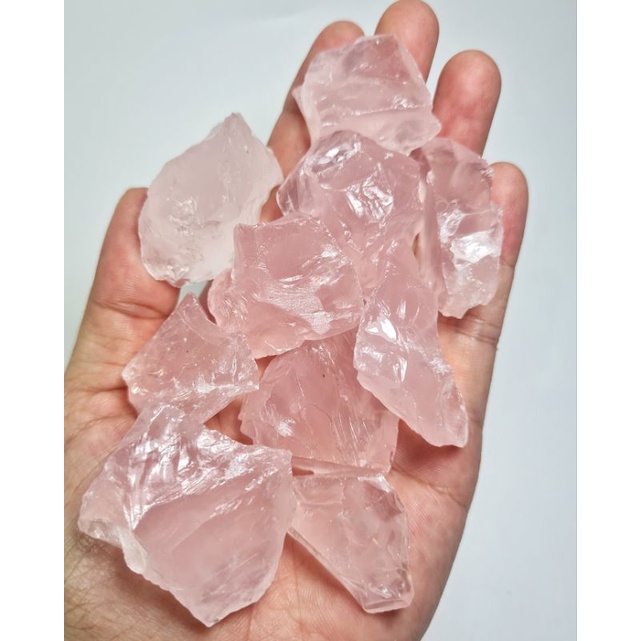 Rose quartz Madagascar thô tự nhiên có 2 màu sắc lựa chọn reiki healing, bói bài Tarot, hỗ trợ thu hút tính duyên