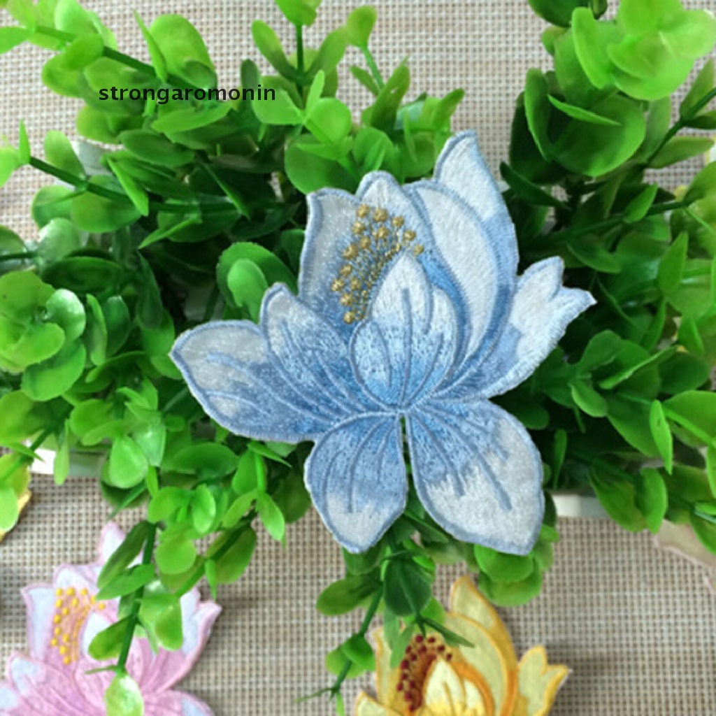 Sticker Ủi Thêu Hình Hoa Sen