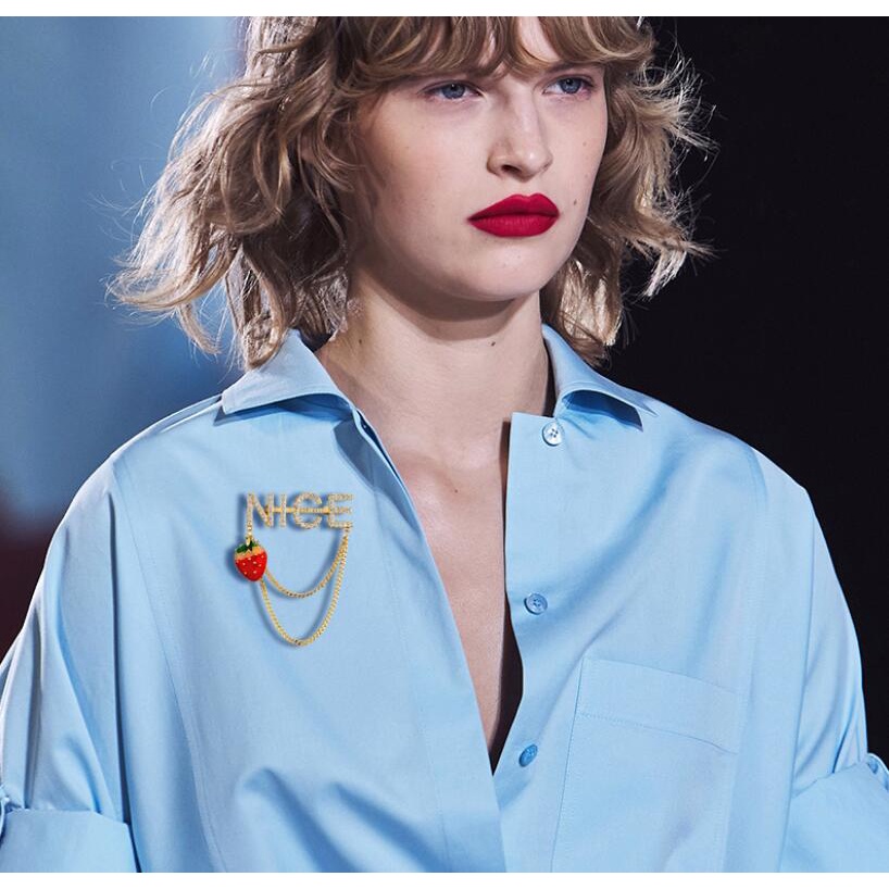 Ghim Cài Áo Tua Rua Dâu Tây Nhỏ Phong Cách Mới Cho Nữ