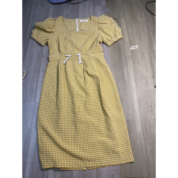 2hand đầm caro vàng 179