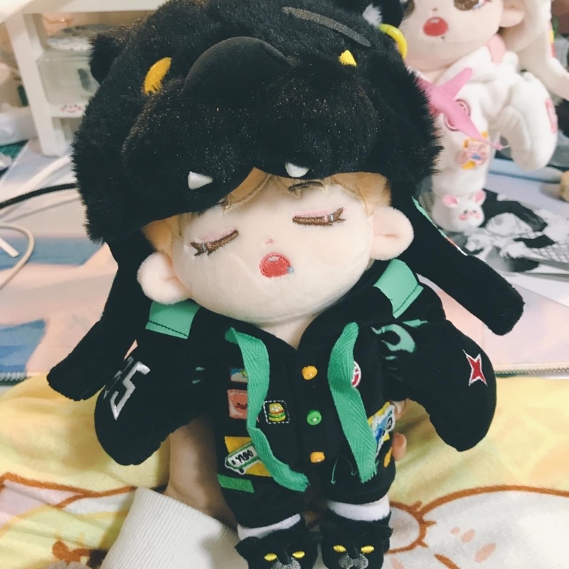 Set jumpsuit báo đen của đội trưởng Bo - cheap moment Vương Nhất bác - Sẵn