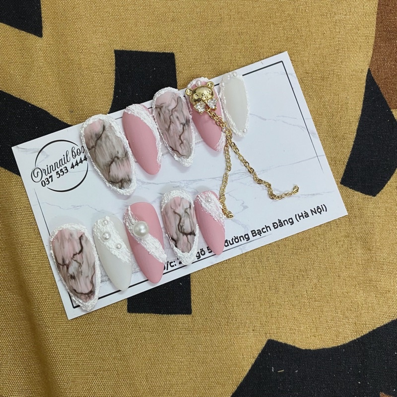 Móng úp thiết kế hồng lì