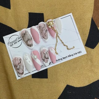 Móng úp thiết kế hồng lì