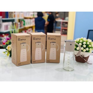 Bình rót dầu ăn tự động mở nắp Lock&Lock 300ml