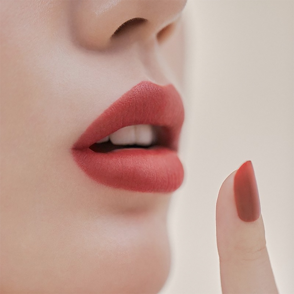 HERA Sensual Powder Matte Liquid 5g - Một Màu Lì Mềm Mịn Tự Nhiên Với Kết Thúc Như Một Cái Ôm Và Nhẹ Nhàng Cho Môi