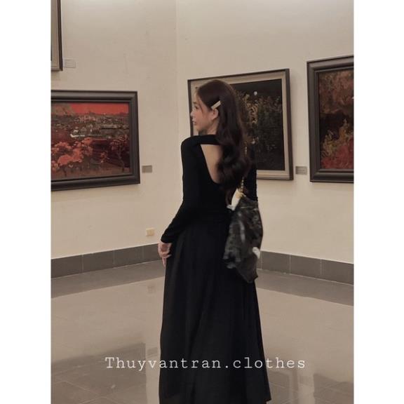 Váy maxi đen tay dài cut out lưng