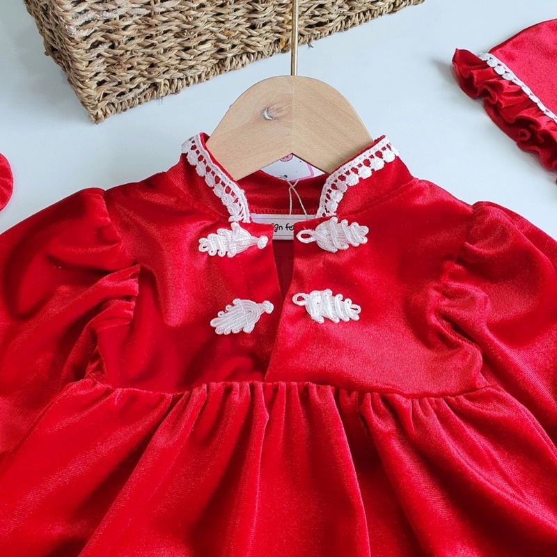 Body Nhung Đỏ Cổ Tàu NHÍM XÙ KIDS Cho Bé Gái Sơ Sinh, Đầy Tháng, Thôi Nôi Chất Nhung The Mềm Mịn B045