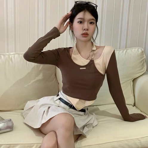 Áo Vạt Nhọn Tay Dài Cổ Yếm Thêu Dây Xích Phối Màu