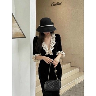 Váy nhung cổ ren Sol Studio