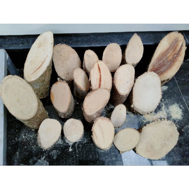 Khúc gỗ vạt xéo 1 đầu