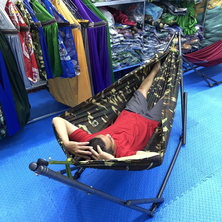 Võng dù rằn ri 2 lớp + 2m dây dù rất tiện lợi