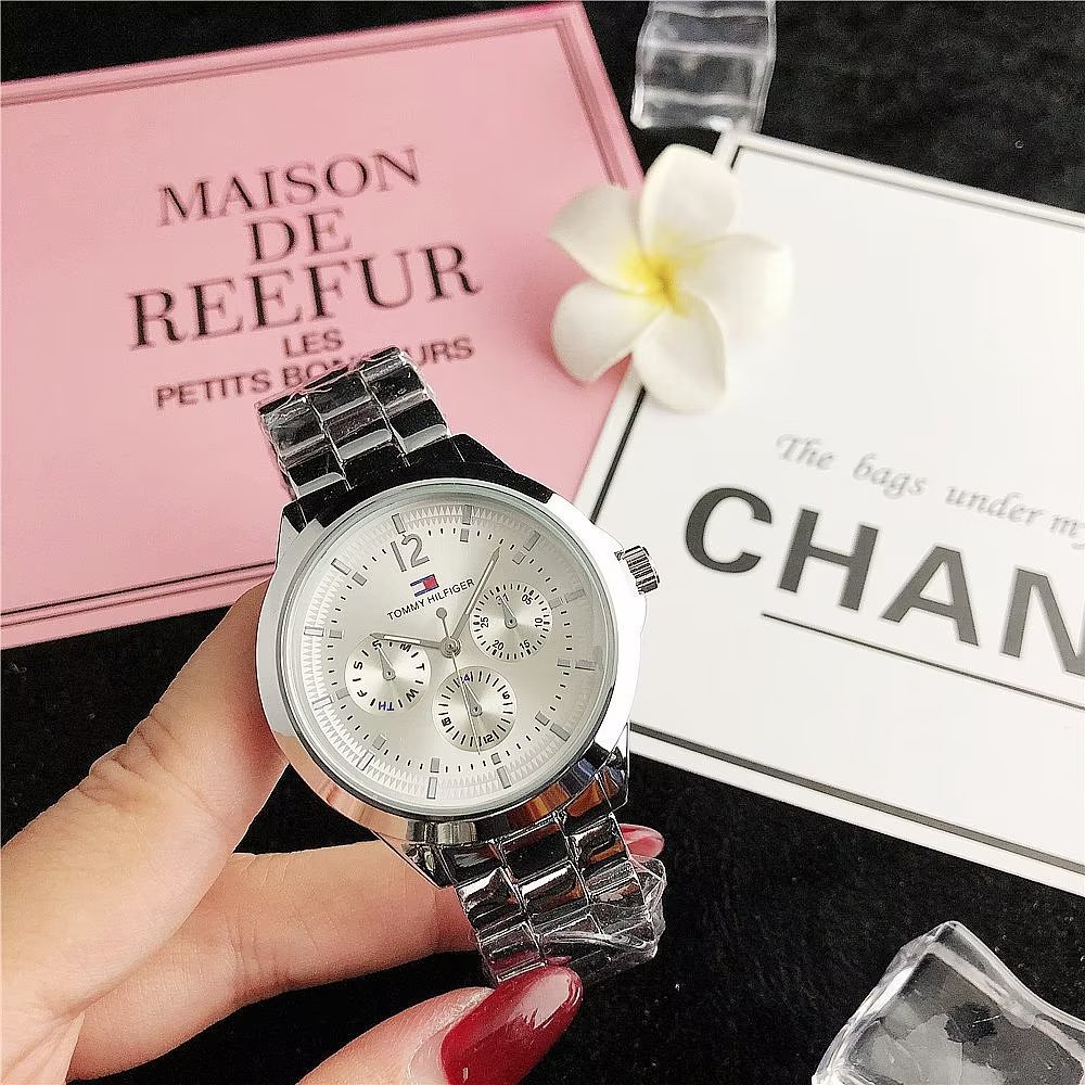 Đồng Hồ Đeo Tay Tommy Hilfiger Mặt Tròn Đính Đá Thời Trang Cho Cặp Đôi