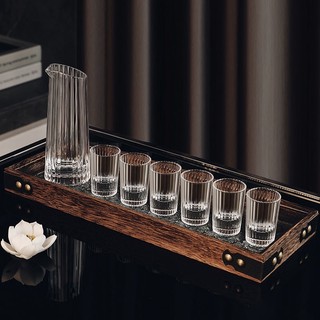 Ly thủy tinh uống rượu, bình rót, khay gỗ