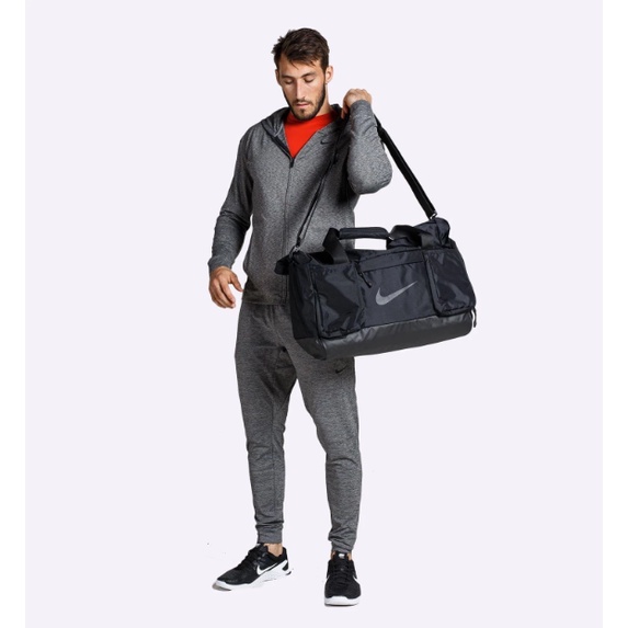 Túi trống du lịch Nike Vapor Speed Men Training Duffel thể tích 63L dùng cho 2 người đi du lịch