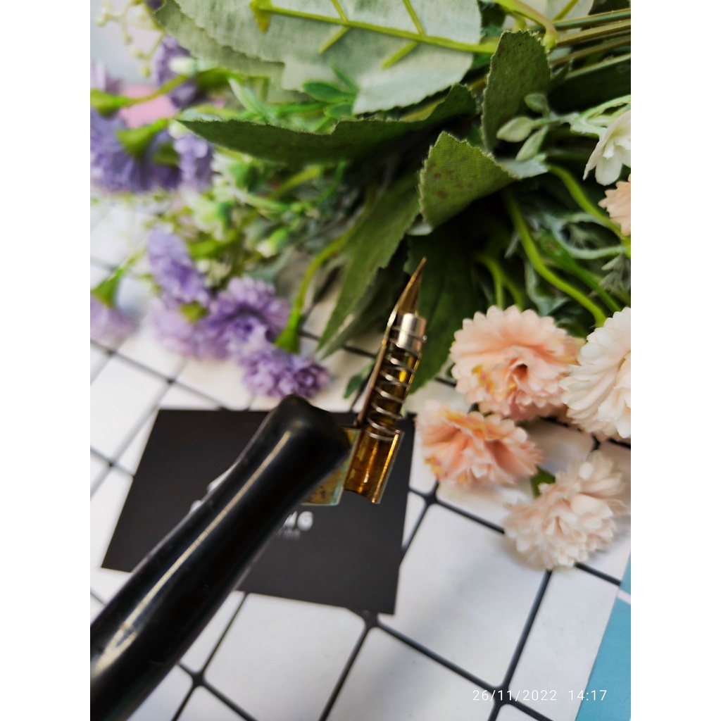 Lò xo nam châm giữ mực dùng cho quản