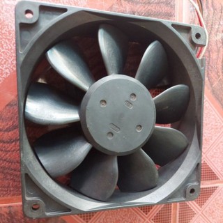Quạt tản nhiệt nmb 24v-0.56a 12cm×12cm×3,8cm.