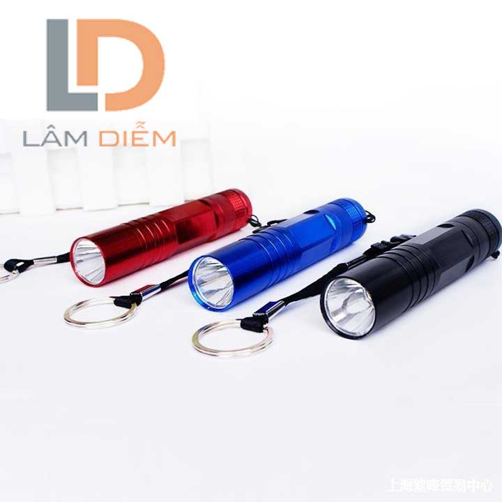 Đèn pin đèn led cầm tay mini sài pin AA tặng kèm móc treo 551 - 210