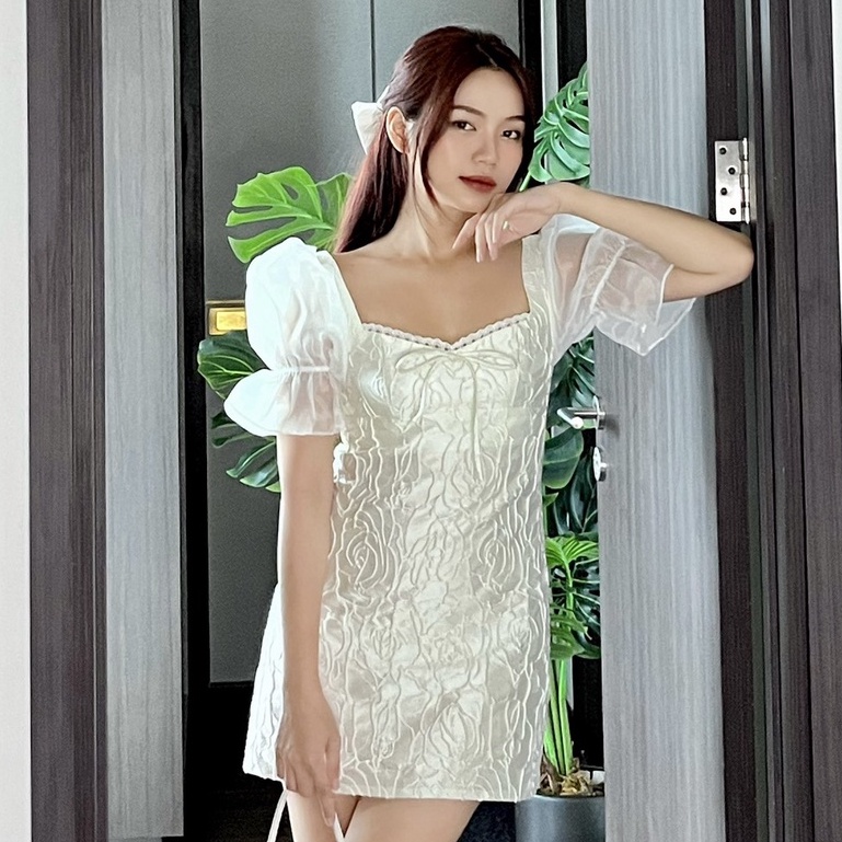 Đầm SheByShj vải gấm hoa trắng tay voan phồng - Ivory Dress