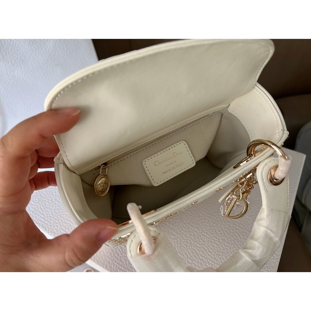 Túi xách nữ da thật Dior CD đính sao trẻ trung, có dây đeo chéo độc đáo