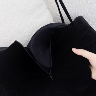 ĐẦM NHUNG ĐEN 2S RỚT XOÈ PHỒNG XẾP Diện