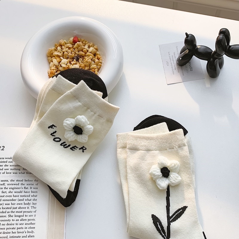 [Hàng có sẵn] TCC11 - Tất / Vớ cao cổ cho nữ hoa nổi dễ thương phong cách Hàn Quốc