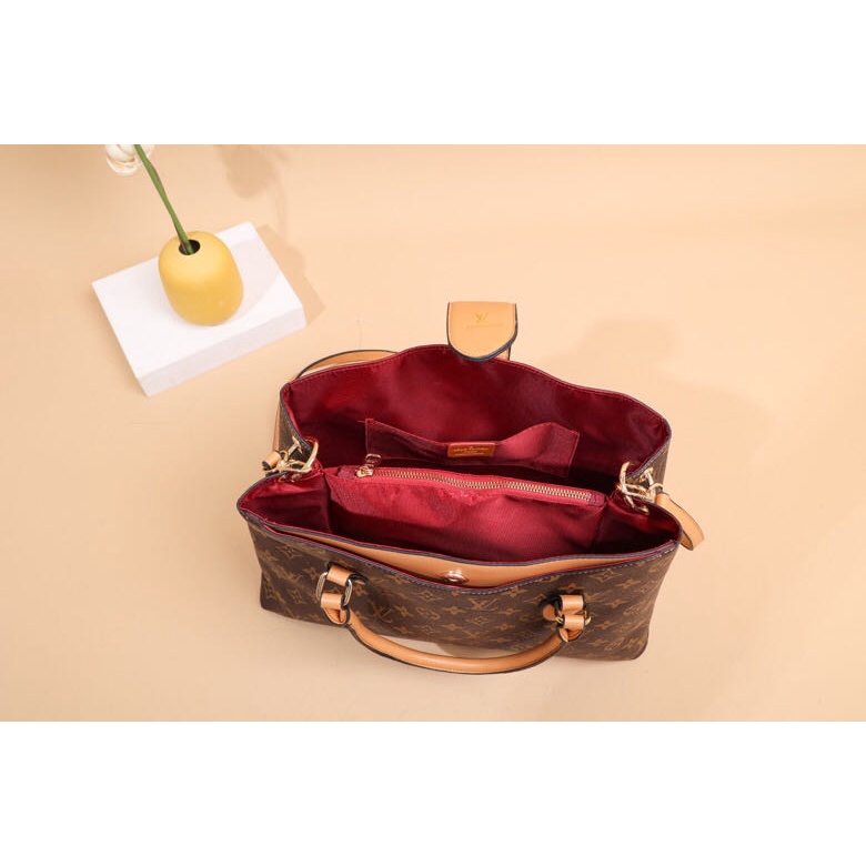 Túi Xách LV Thiết Kế Đơn Giản Thời Trang Xuân Hè 2023 Cho Nữ Trung Niên