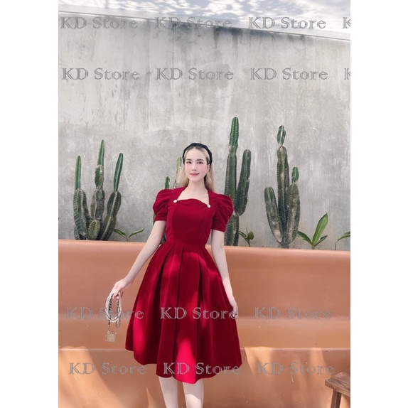 Váy nhung xoè xếp ly