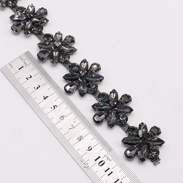 2075437    Dây Xích Hình Bông Hoa Bằng Thủy Tinh Đính Kim Cương Giả Phong Cách Hàn Quốc Trang Trí Hành Lý diy Mới