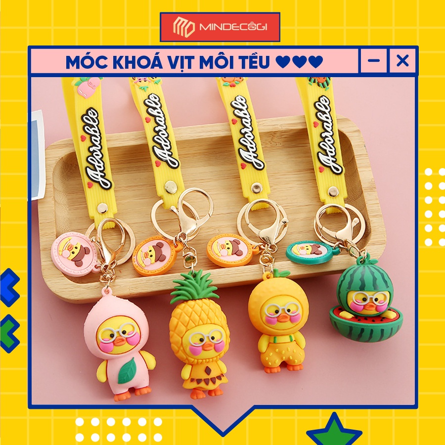 Móc khoá vịt môi tều đội mũ bảo hiểm hình máy bay đáng yêu