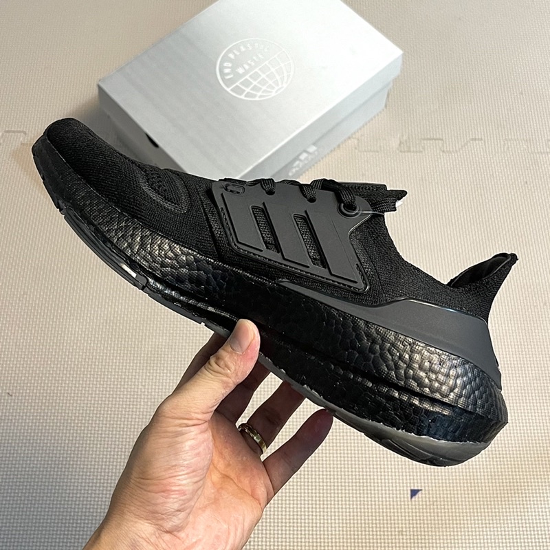 Giày thể thao Ultra Boost 8.0 Full đen bản boost nén