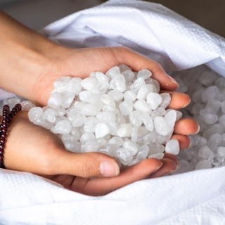100g vụn đá thạch anh ( các màu )