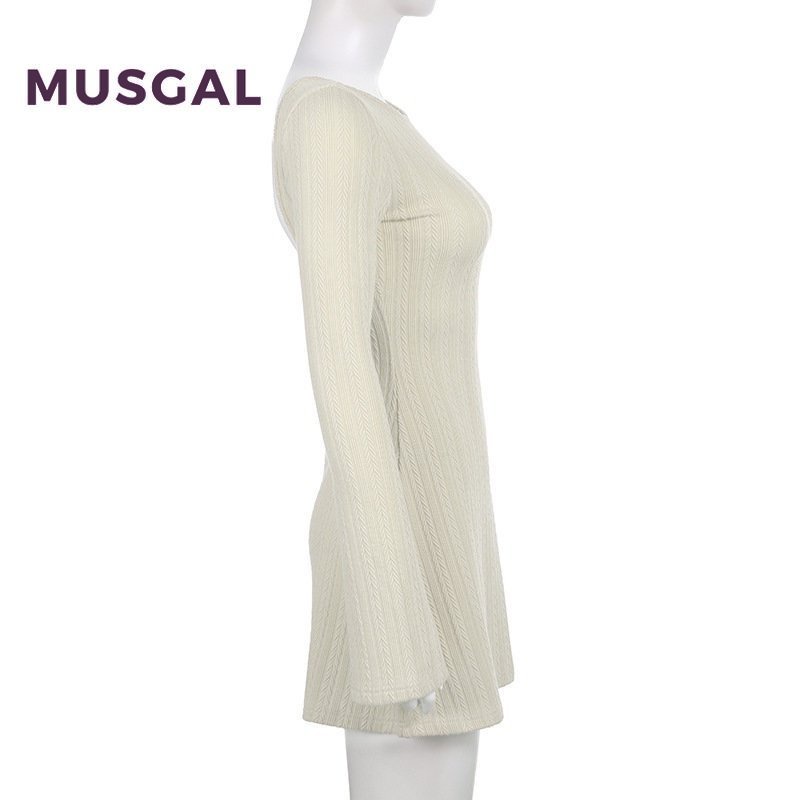 Đầm Chữ A Dài Tay Hở Lưng Gợi Cảm Màu Sắc Thời Trang Cho Nữ