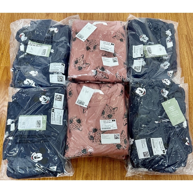 Áo khoác có mũ hoạ tiết mickey xinh xắn cho bé trai săn sale China sz 12-18m