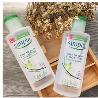 Tẩy trang Simple Kind To Skin Soothing Facial Toner 200ml
