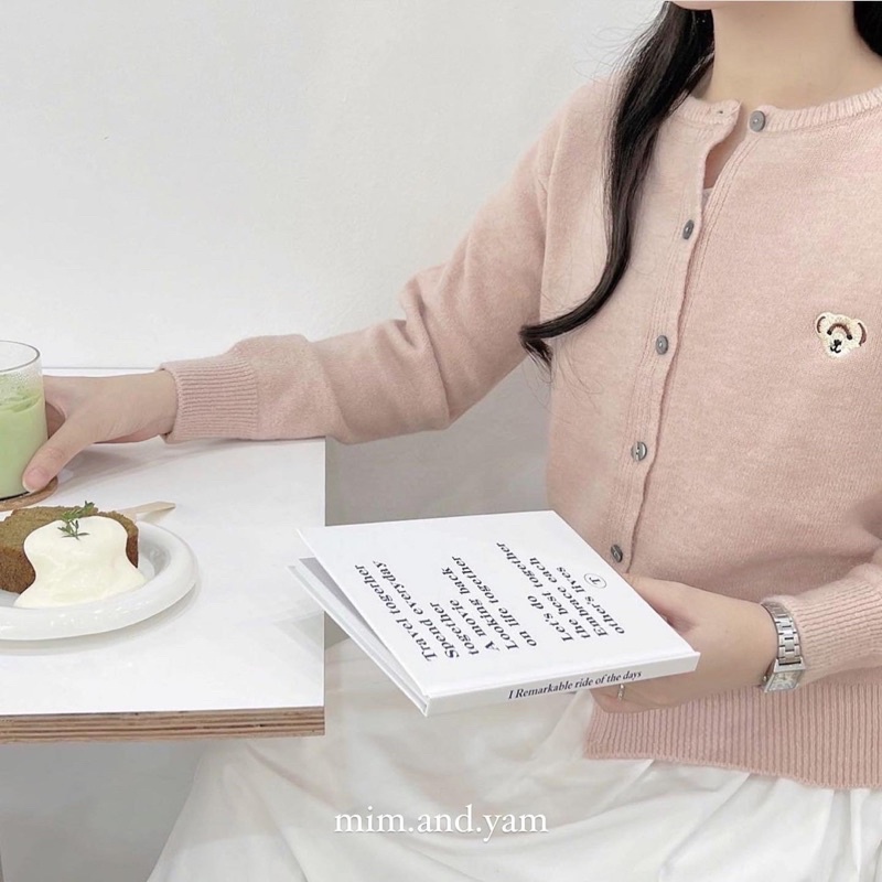 Áo cardigan thêu gấu