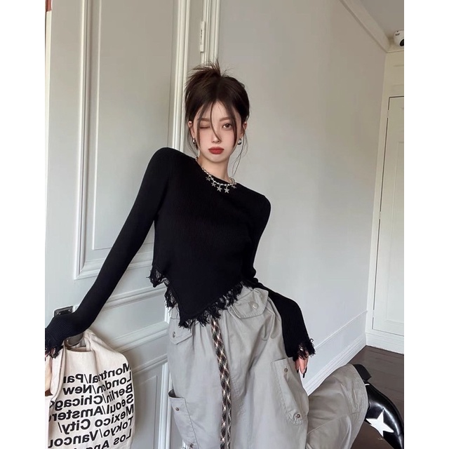 Áo len tăm hoạ tiết tua rua