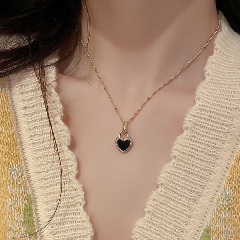 Vòng cổ Hai Mặt Hình Trái Tim Màu Trắng Đen Thanh Lịch