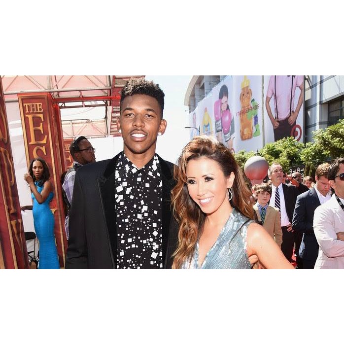 Áo sơ mi họa tiết ô vuông YSL nam nữ Sơn Tùng MTP