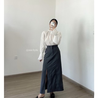Mir.byhi: 𝐁𝐚𝐧𝐚 𝐬𝐤𝐢𝐫𝐭 chân váy xẻ hai bên độc đáo