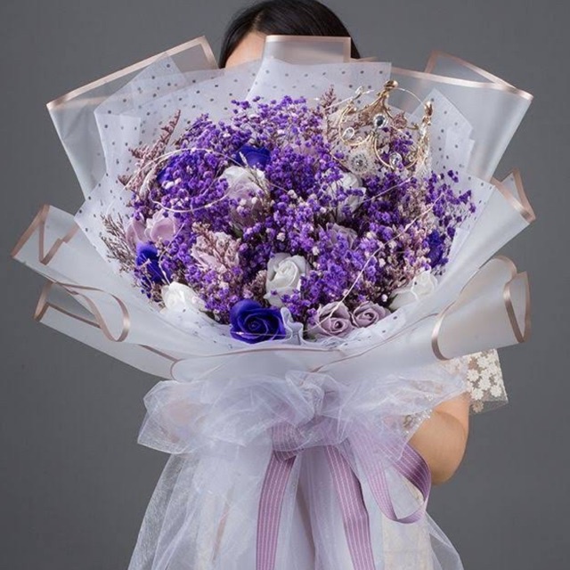 Giấy gói hoa bóng mờ viền vàng đồng