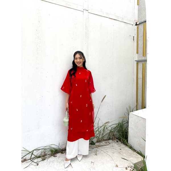 Áo dài tơ thêu hoa nhiều màu