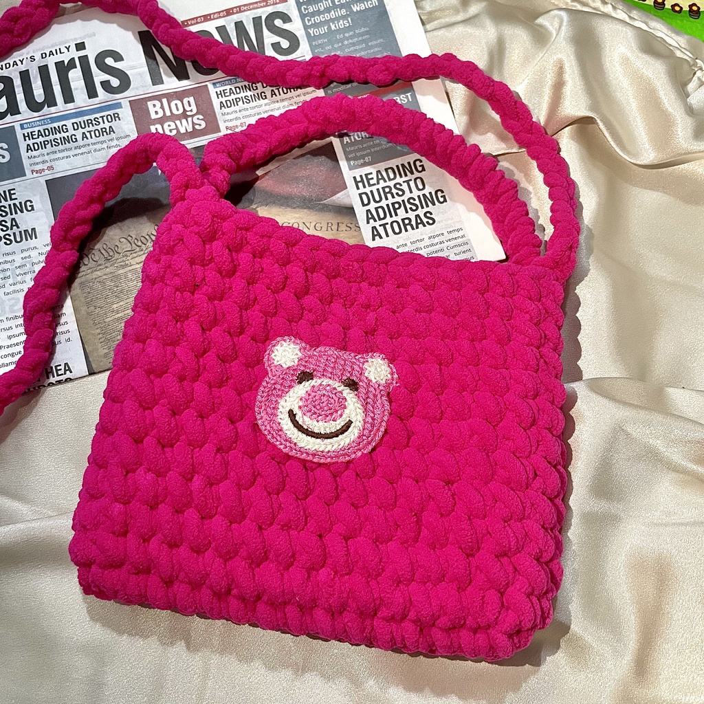 Túi len handmade đeo chéo hình gấu dâu lotso cute đựng son tai nghe