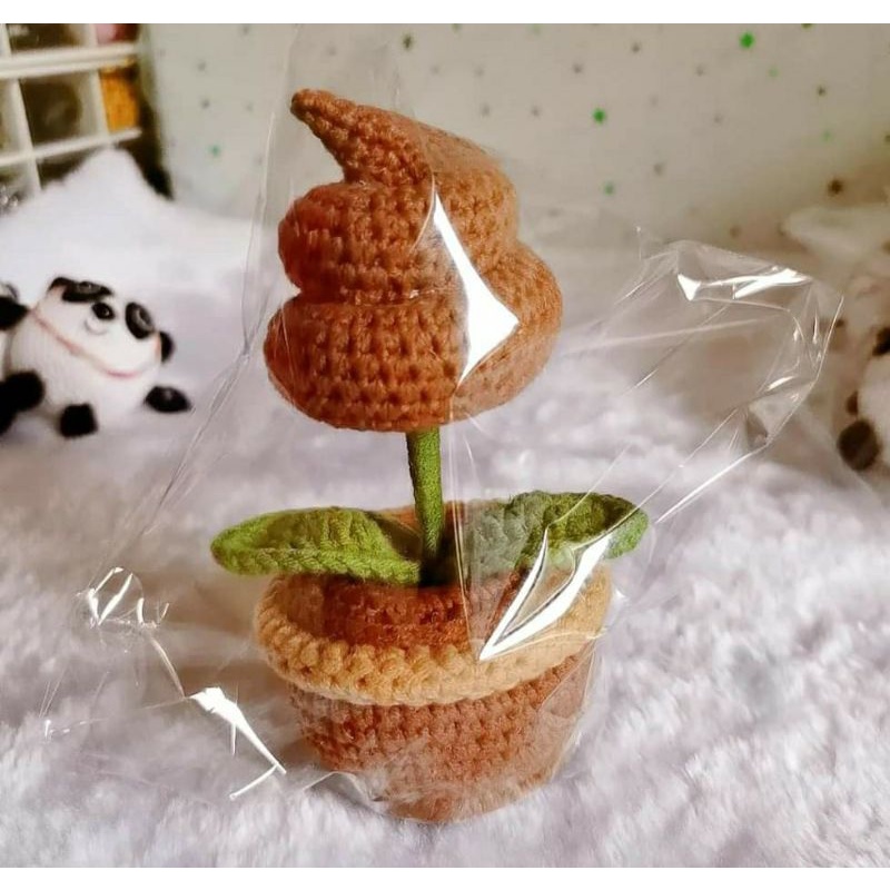 Chậu hoa mini móc len phong cách độc đáo