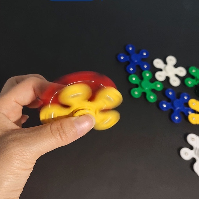 Con quay spinner cho bé, con quay mini 5 cánh bằng nhựa giá rẻ làm quà tặng học sinh