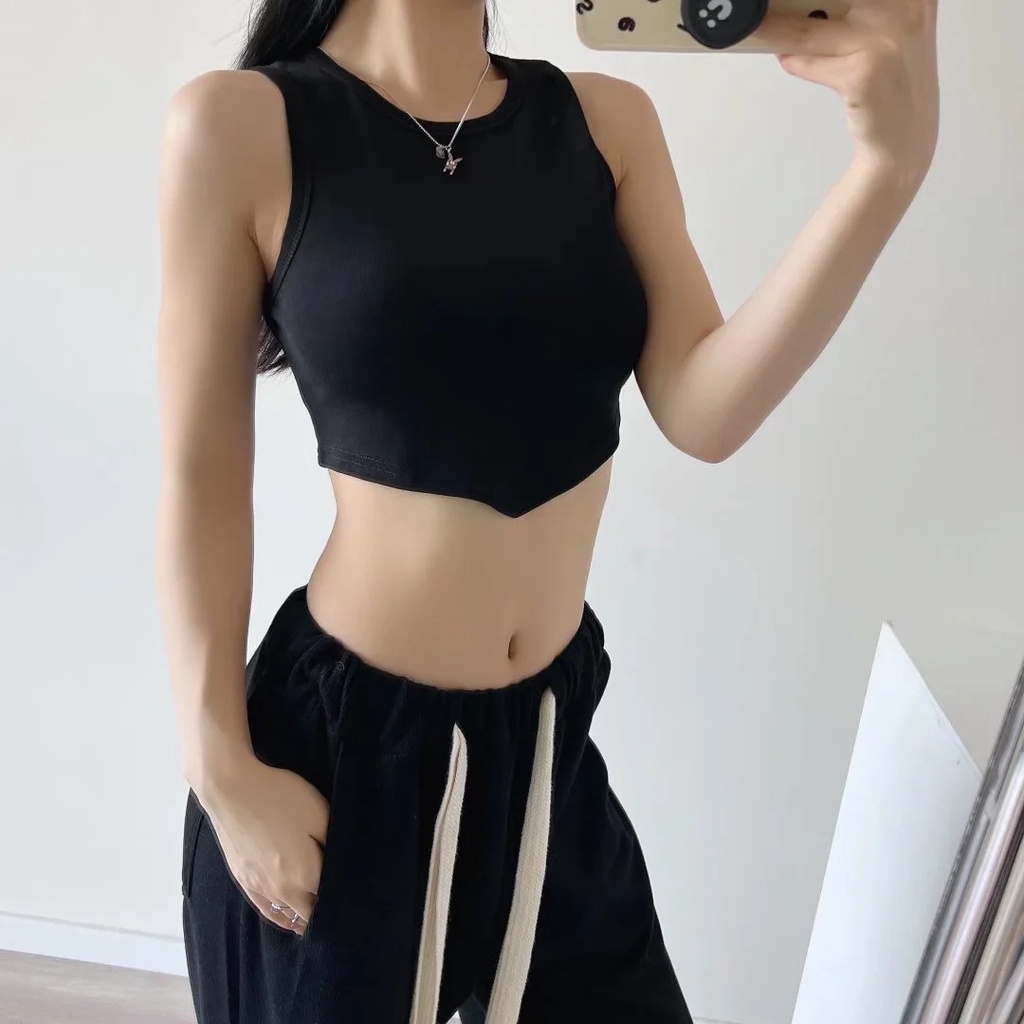 Áo thun ba lỗ croptop CERA-Y lai nhọn tà trước màu đen / màu trắng CRA086